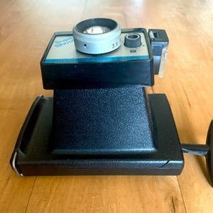 Vintage 1975 Polaroid super shooter 5.5 x 6.5 inch